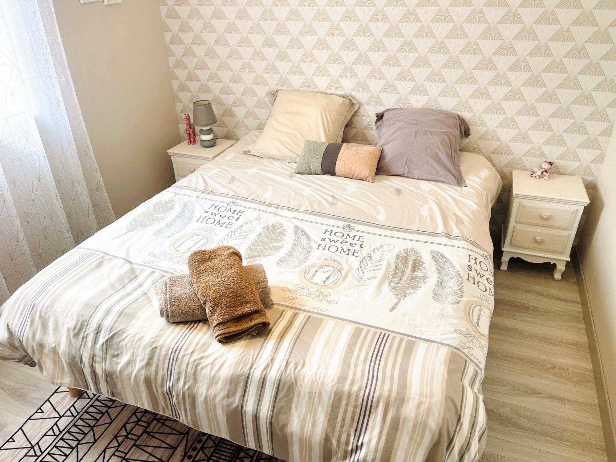 Petite Maison Au Calme Poupry Экстерьер фото